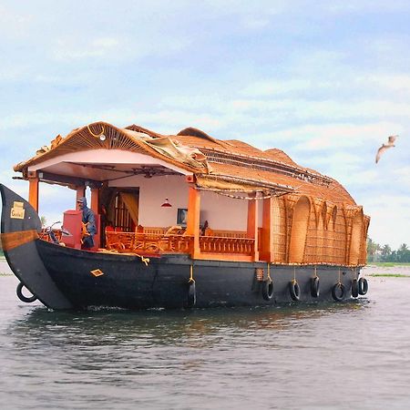 Lake Palace Trivandrum Vettutura Zewnętrze zdjęcie