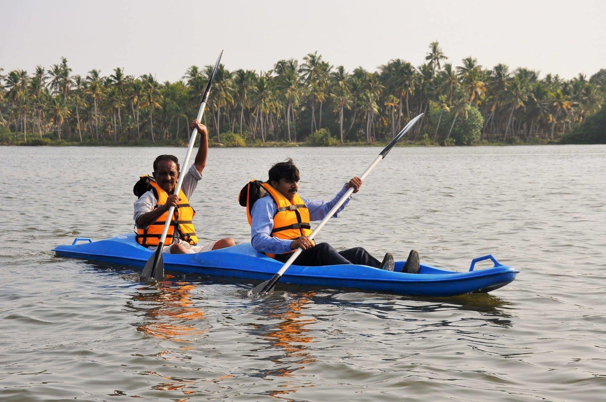 Lake Palace Trivandrum Vettutura Zewnętrze zdjęcie
