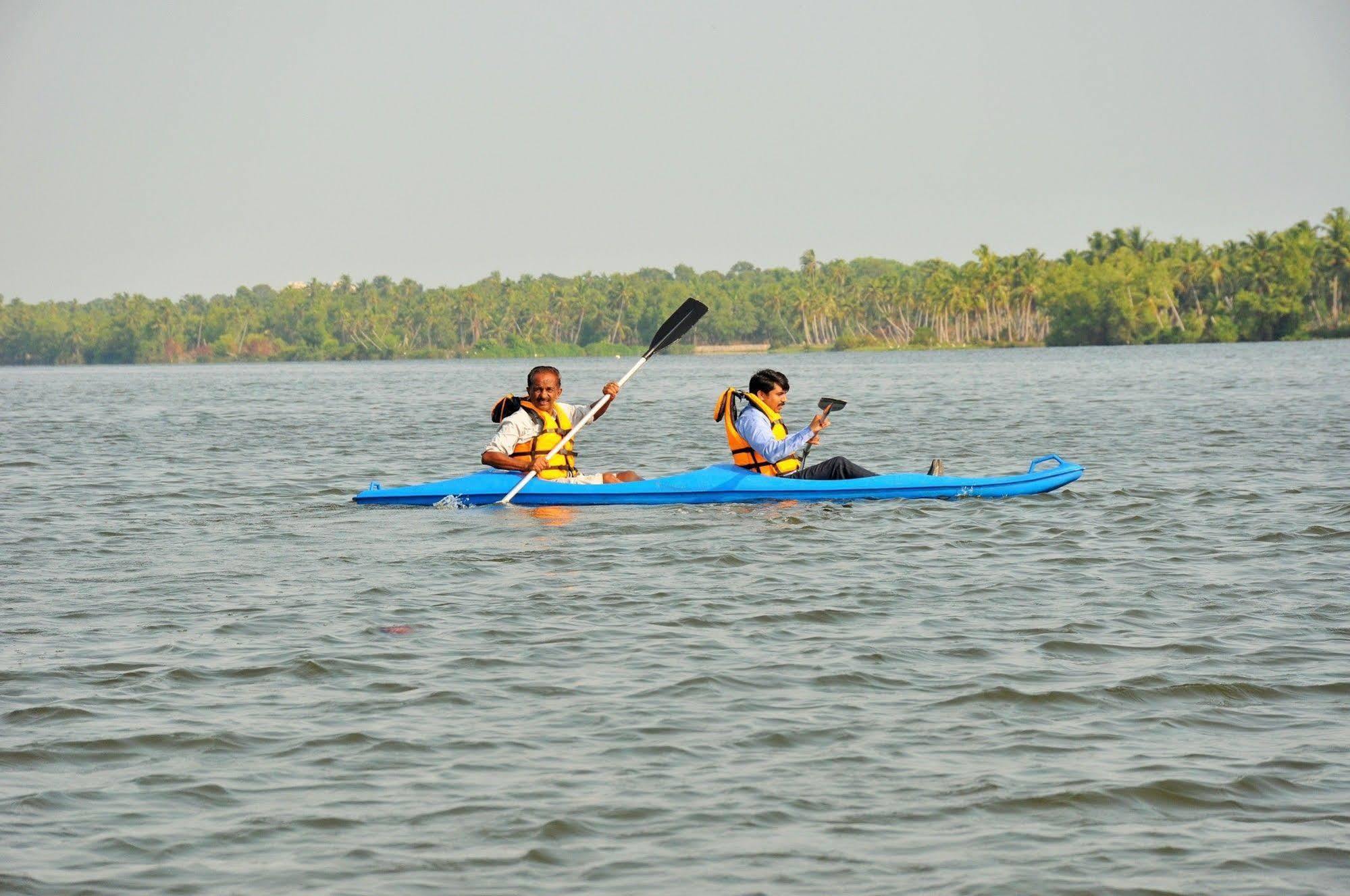 Lake Palace Trivandrum Vettutura Zewnętrze zdjęcie
