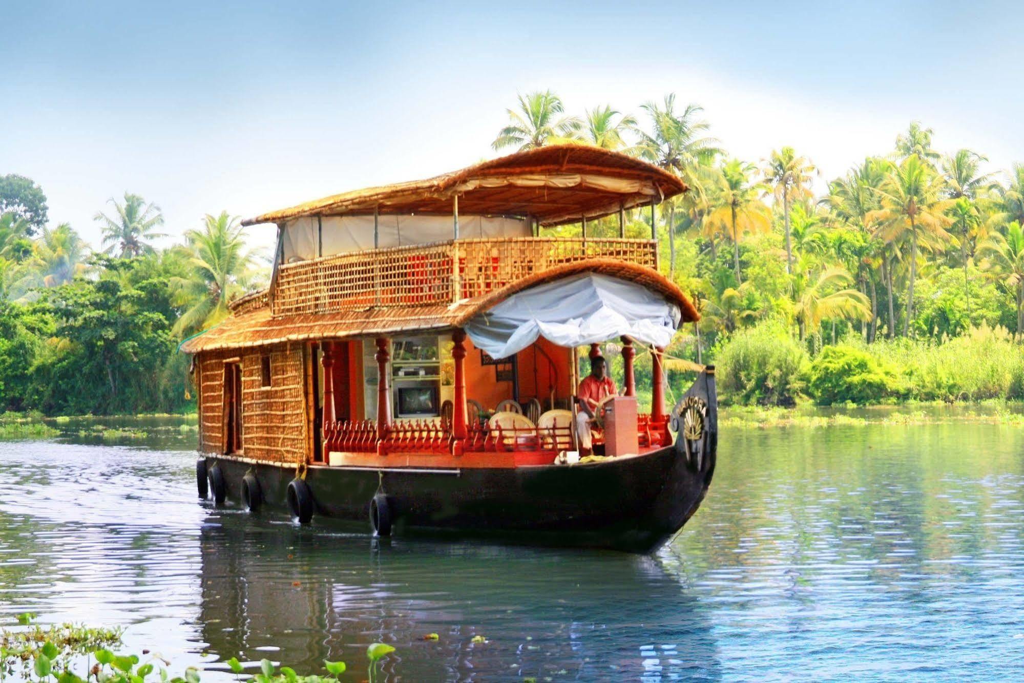 Lake Palace Trivandrum Vettutura Zewnętrze zdjęcie